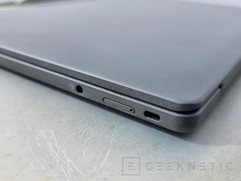 Geeknetic Lenovo ThinkPad X13s Review con Snapdragon 8cx Gen 3 6