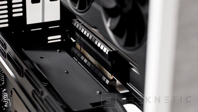 Geeknetic El soporte vertical para gráficas de la Fractal Design Ridge no funciona correctamente en configuraciones PCIe 4.0 1