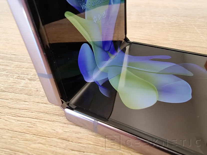 Geeknetic El Samsung Galaxy Z Fold 5 adoptará una nueva bisagra que evitará el pliegue de la pantalla 2