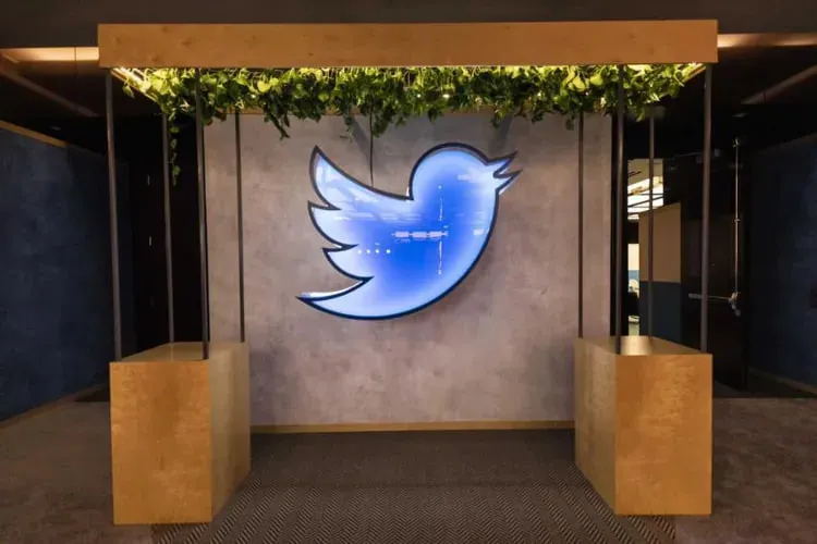 Geeknetic Twitter saca a subasta el equipamiento de sus oficinas de San Francisco 1