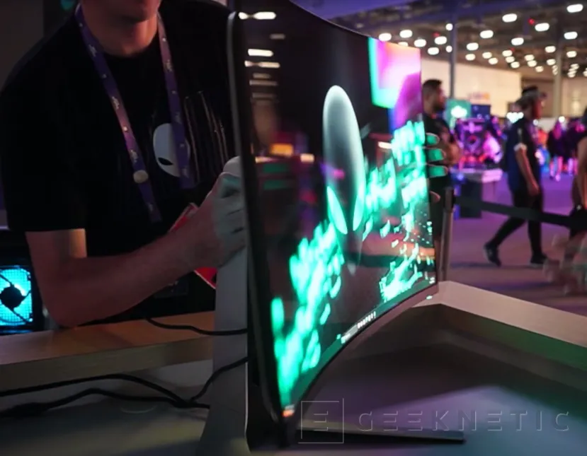 Geeknetic Alienware presume de los primeros monitores gaming QD-OLED 4K y QHD a 360 Hz 3