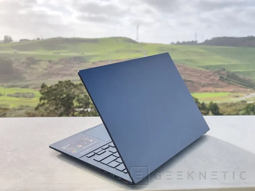 Geeknetic ASUS Zenbook 14 OLED UX3405M Review con Core Ultra 7 155H &quot;Meteor Lake&quot; 2