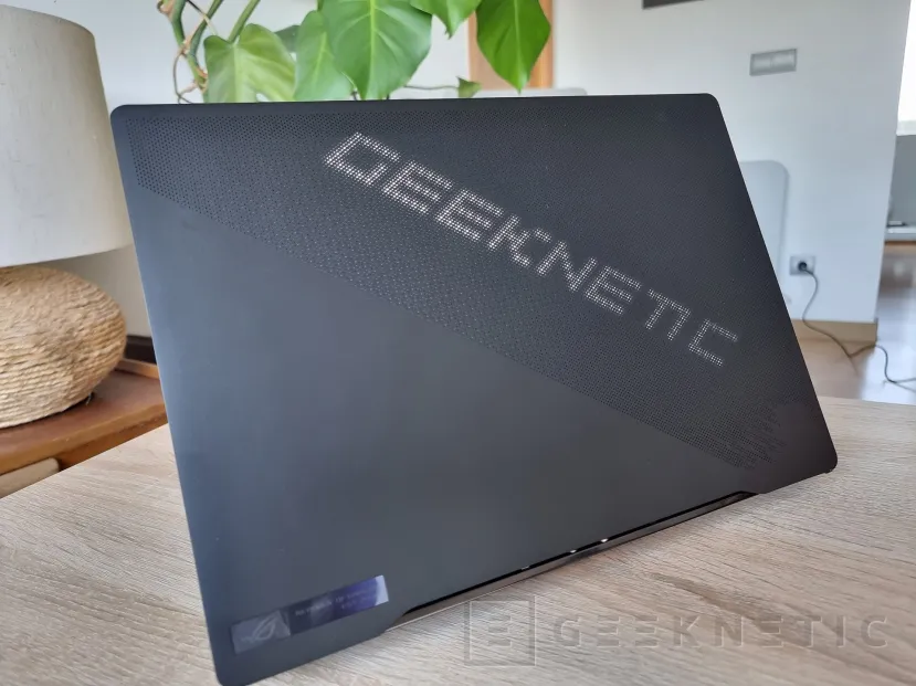 Geeknetic ASUS ROG Zephyrus M16 2023 GU604VY Review Con RTX 4090 y Core i9-13900H 46
