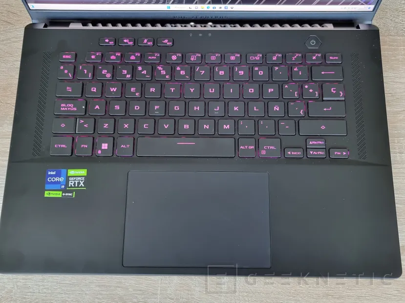 Geeknetic ASUS ROG Zephyrus M16 2023 GU604VY Review Con RTX 4090 y Core i9-13900H 10