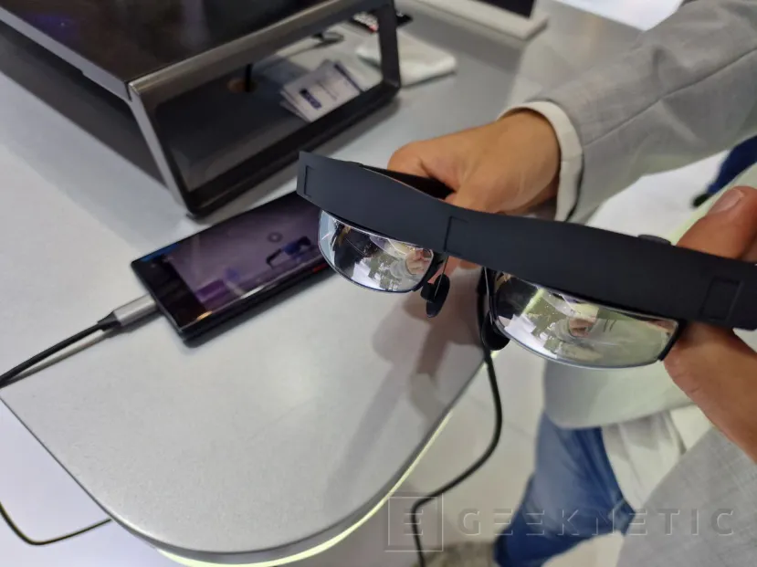 Geeknetic Las gafas ZTE Nubia Neovision Glass son capaces de duplicar la pantalla de un dispositivo delante de tus ojos 3