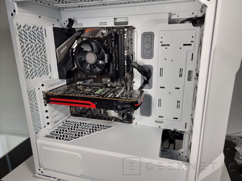 Boîtier PC Cooler Master MasterBox TD500 ARGB Blanc USB 3.0 avec