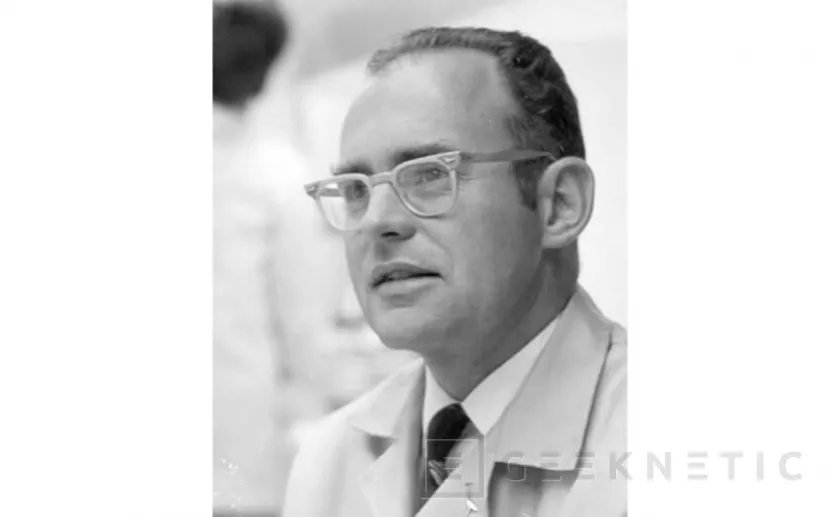 Geeknetic Fallece Gordon Moore, Co-Fundador de Intel y autor de la Ley de Moore 1