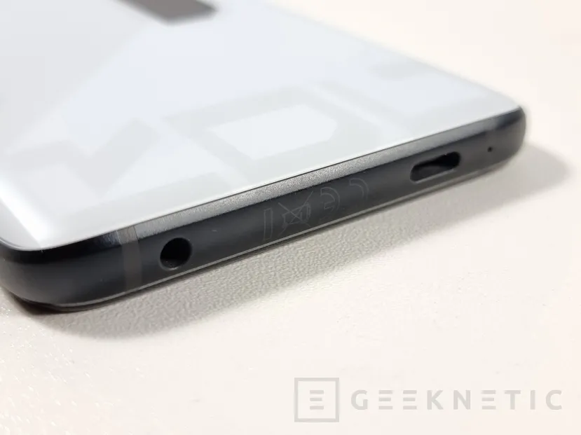 Geeknetic ASUS ROG Phone 7 Ultimate Review 10