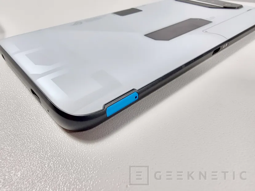 Geeknetic ASUS ROG Phone 7 Ultimate Review 12