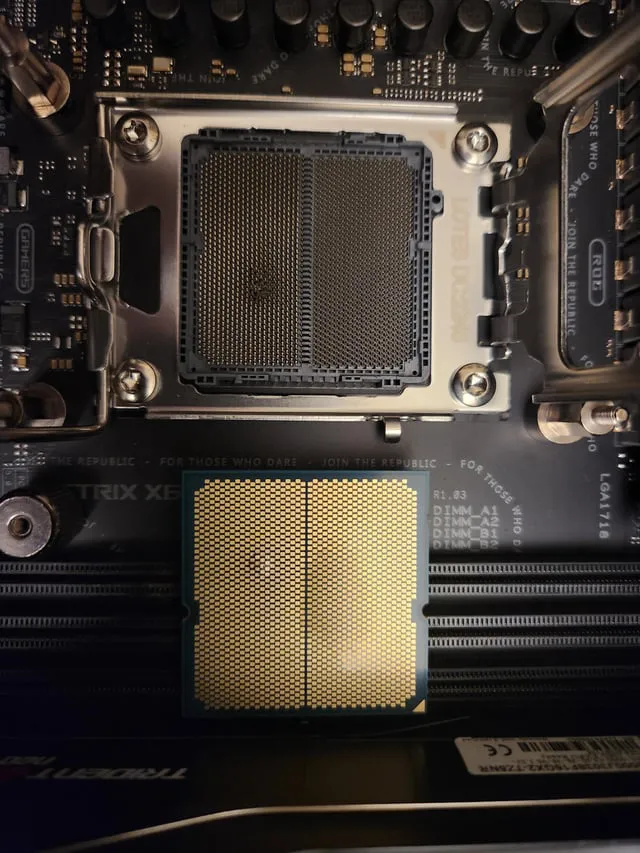 Geeknetic Algunos AMD Ryzen 7800X3D están sufriendo daños y dañando sus placas base 1
