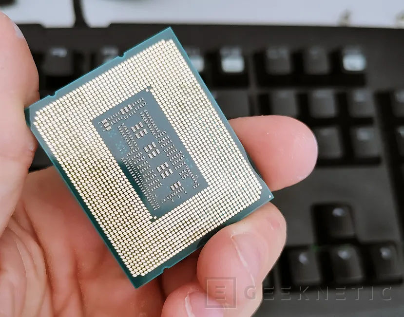 Geeknetic Todos los Chipsets de Intel Clasificados por Socket: Guía Completa 2