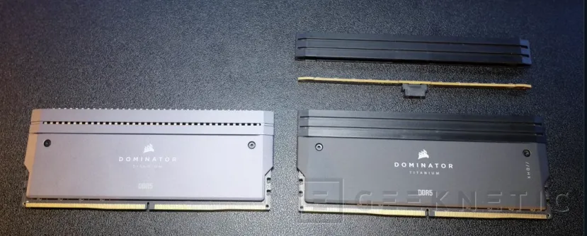 Geeknetic Las nuevas memorias DDR5 Corsair Dominator Titanium alcanzan los 8.266 MHz y ofrecen disipadores modulares personalizables 2