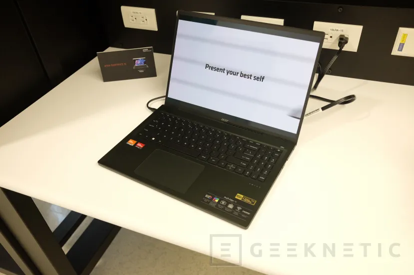 Geeknetic Acer muestra el Swift Edge 16 con procesadores AMD Ryzen 7040 y pantalla 3.2K OLED 1