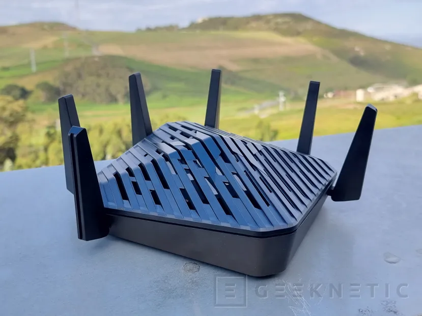 Geeknetic Acer Predator Connect W6 Wi-Fi 6E Router Review 2