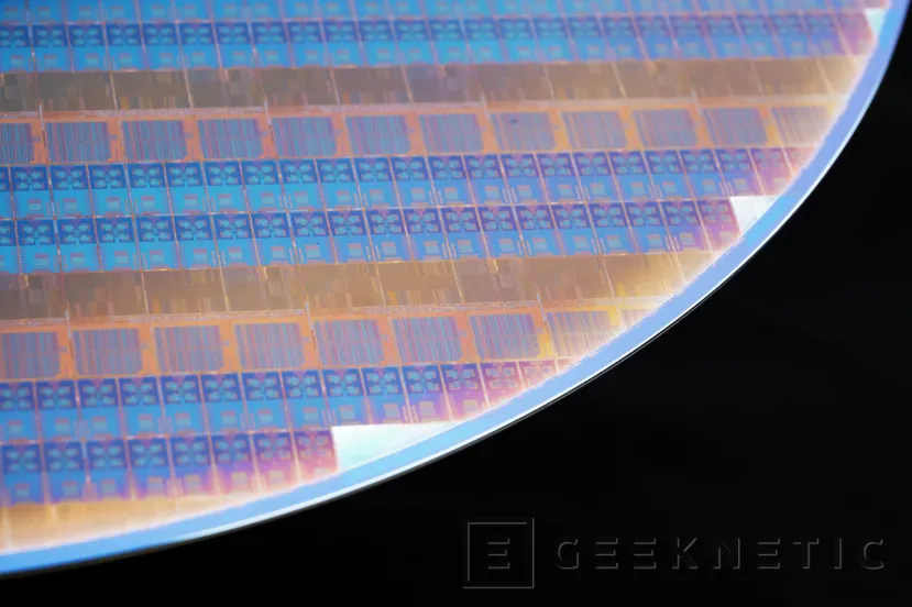 Geeknetic Intel prueba PowerVia, un nuevo proceso de fabricación que sitúa las interconexiones de los chips en la parte trasera 1