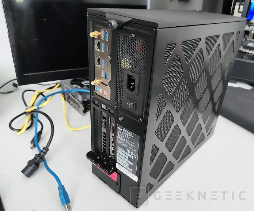 Geeknetic ASUS ROG estaría trabajando en un NUC para jugadores basado en el diseño del Intel NUC Extreme 1