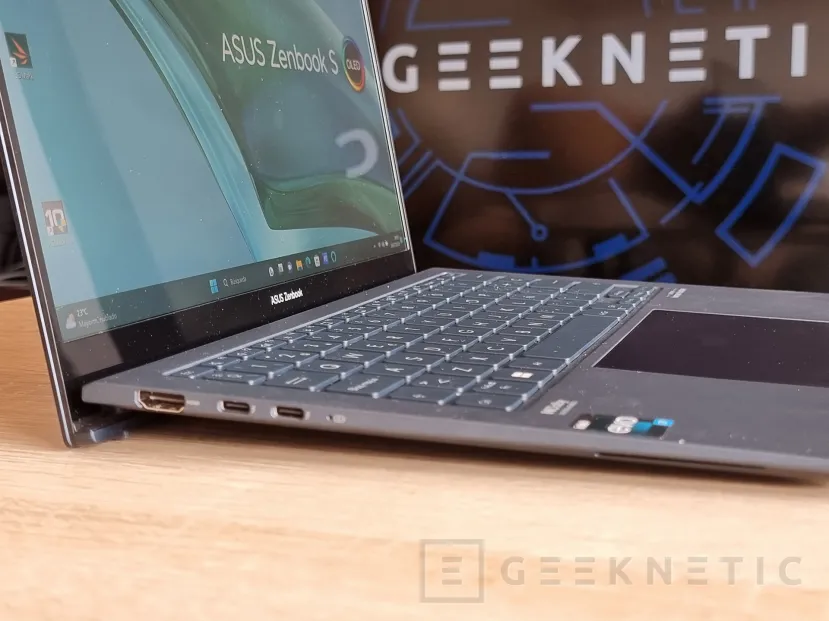 Geeknetic ASUS Zenbook S 13 OLED UX5304 Review 3