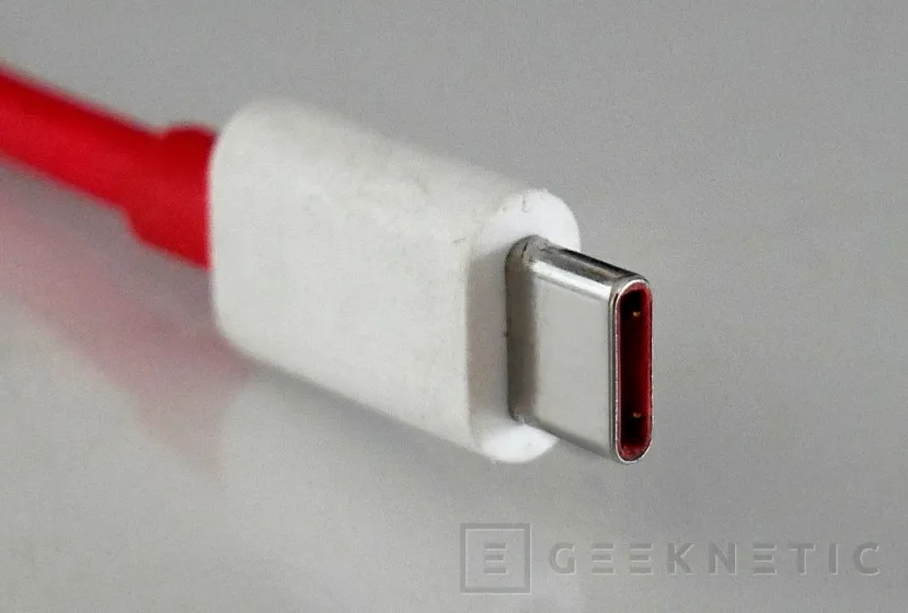 Geeknetic Color de los puertos USB ¿Qué Significa? 2