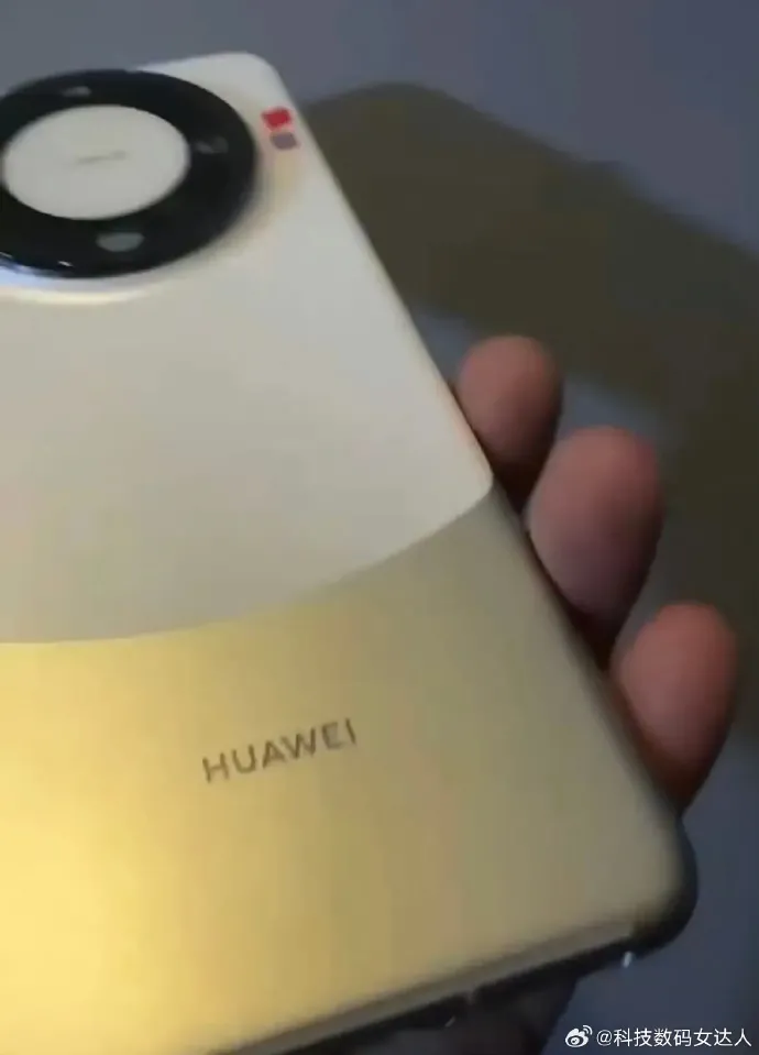 Geeknetic Filtradas nuevas imágenes del próximo Huawei Mate 60 con trasera de metal y cristal 1
