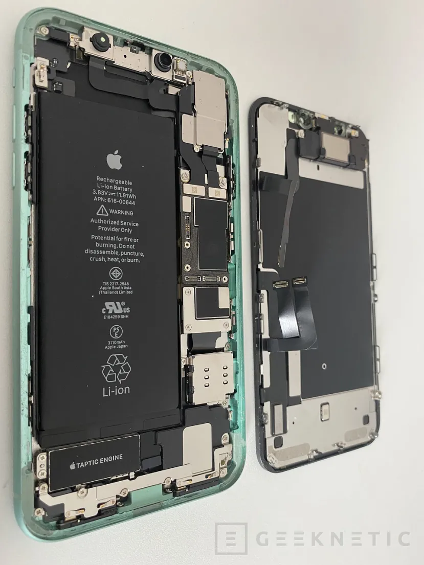 Geeknetic El vicepresidente senior de ingeniería de hardware de Apple insinúa que los iPhone no adoptarán baterías extraíbles 2