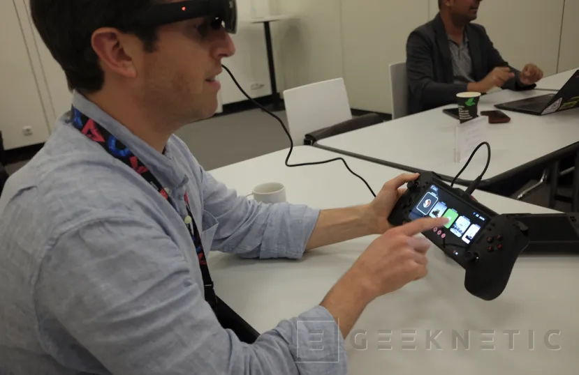 Geeknetic Qualcomm nos enseña su Consola Portátil de referencia con el Snapdragon G3x Gen 2 3
