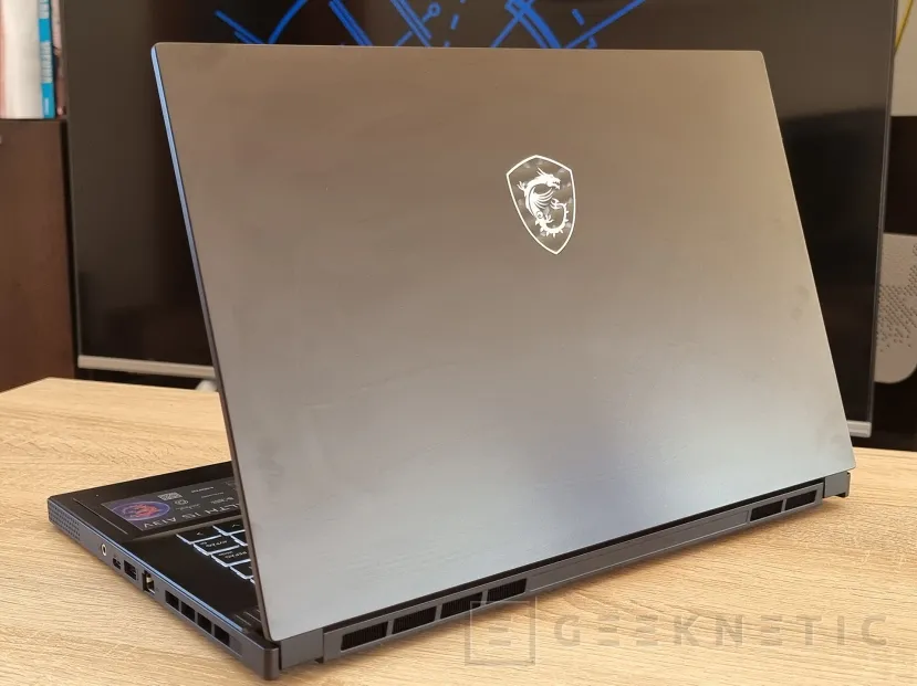 Geeknetic MSI Stealth 15 A13VF Review con Core i7-13620H 5