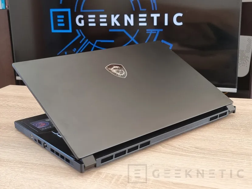 Geeknetic MSI Stealth 15 A13VF Review con Core i7-13620H 2