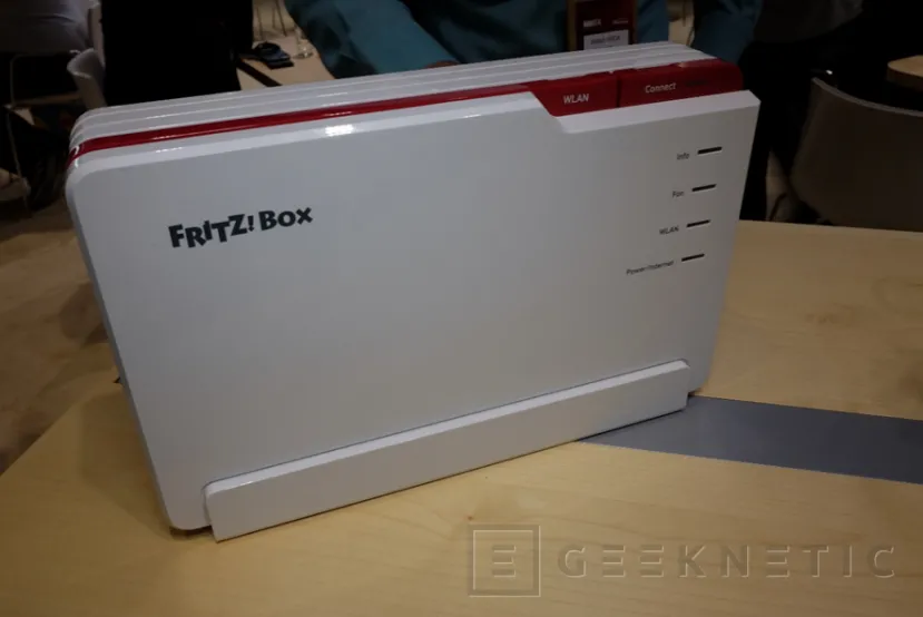 Geeknetic AVM anuncia el FRITZ!Box 5690 Pro con DECT, Zigbee y WiFi 7 1