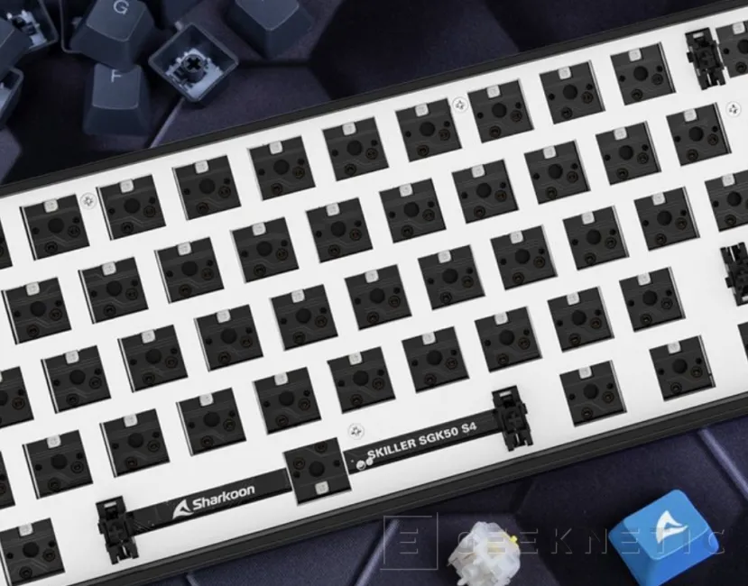 Geeknetic Ya disponible el Skiller SGK50 S4 Barebone para montar nuestro propio teclado 1