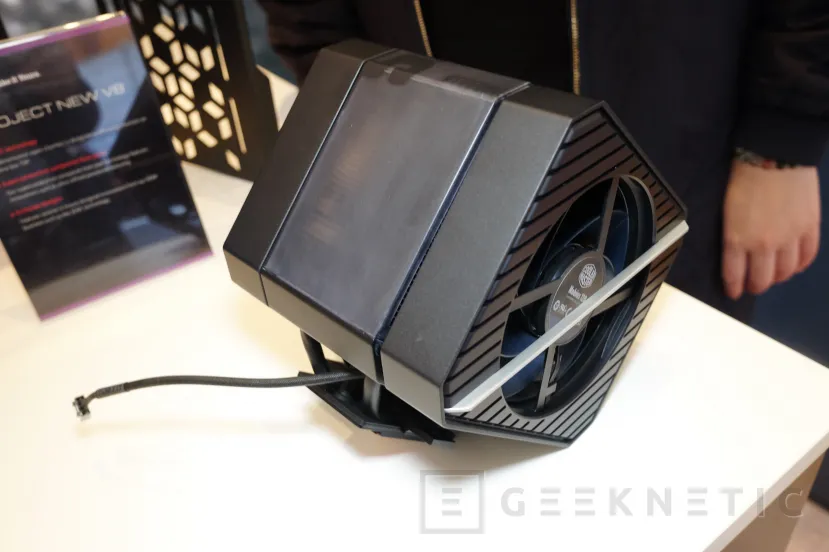 Geeknetic Cooler Master nos enseña su disipador V8 3DVC con hasta 300 W de poder de disipación 1