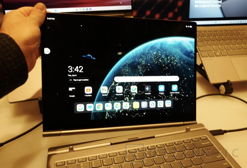 Geeknetic Lenovo sorprende con su híbrido ThinkBook Plus G5 : El teclado es un pc con Windows y la pantalla es un tablet con Android 1