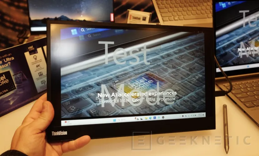 Geeknetic Lenovo sorprende con su híbrido ThinkBook Plus G5 : El teclado es un pc con Windows y la pantalla es un tablet con Android 5