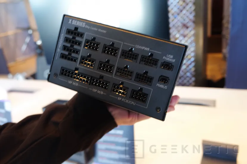 Geeknetic Cooler Master presenta su serie de fuentes fanless X SILENT EDGE con hasta 1.100 W 3