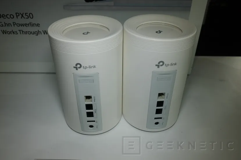 Geeknetic TP-LINK muestra su router WiFi-7 Archer GE800 y su sistema de red Mesh con WiFi 7 Deco BE95 con hasta 33 Gbps 4