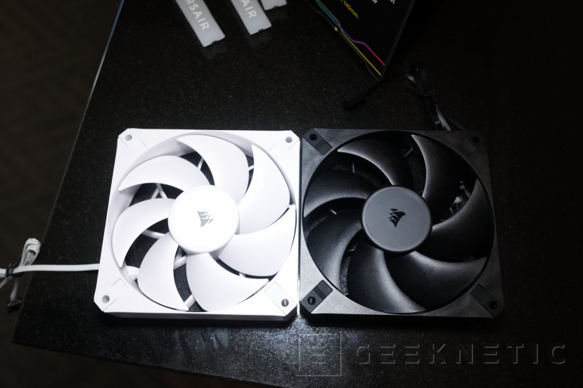Geeknetic CORSAIR presenta el disipador A115 de doble torre con sistema de raíles para la instalación de los ventiladores 2