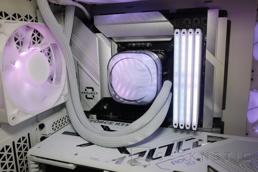 Geeknetic CORSAIR presenta el disipador A115 de doble torre con sistema de raíles para la instalación de los ventiladores 1