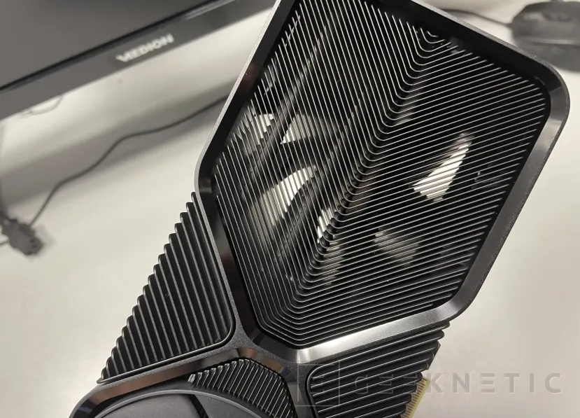 Geeknetic NVIDIA GeForce RTX 4070 SUPER: Unboxing y Primeras Fotografías 7