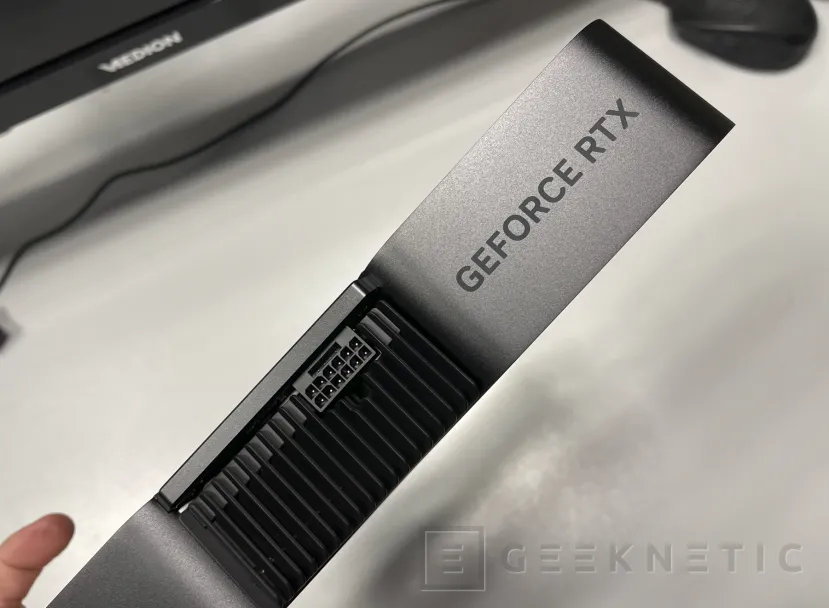 Geeknetic NVIDIA GeForce RTX 4070 SUPER: Unboxing y Primeras Fotografías 4
