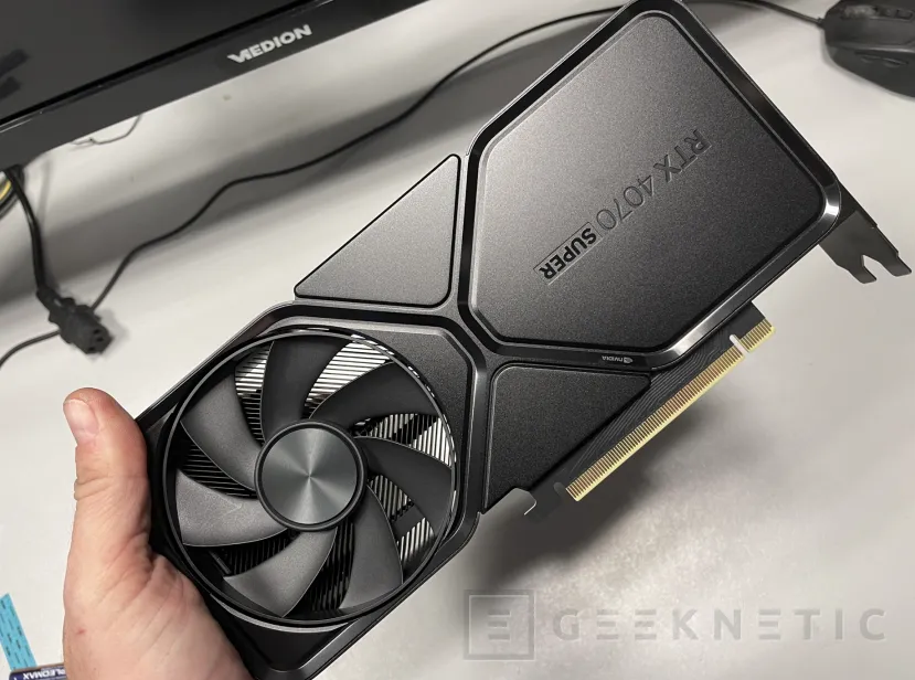Geeknetic NVIDIA GeForce RTX 4070 SUPER: Unboxing y Primeras Fotografías 6