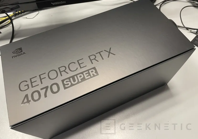 Geeknetic NVIDIA GeForce RTX 4070 SUPER: Unboxing y Primeras Fotografías 1