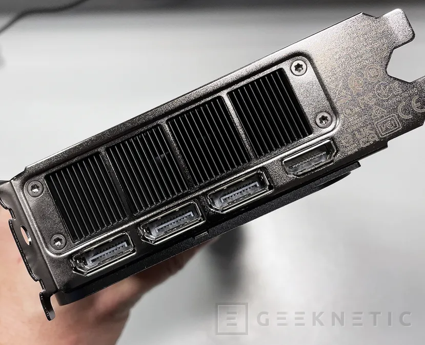 Geeknetic NVIDIA GeForce RTX 4070 Super Founders Edition Review 11