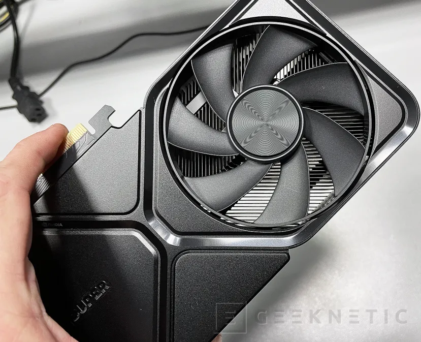 Geeknetic NVIDIA GeForce RTX 4070 Super Founders Edition Review 4