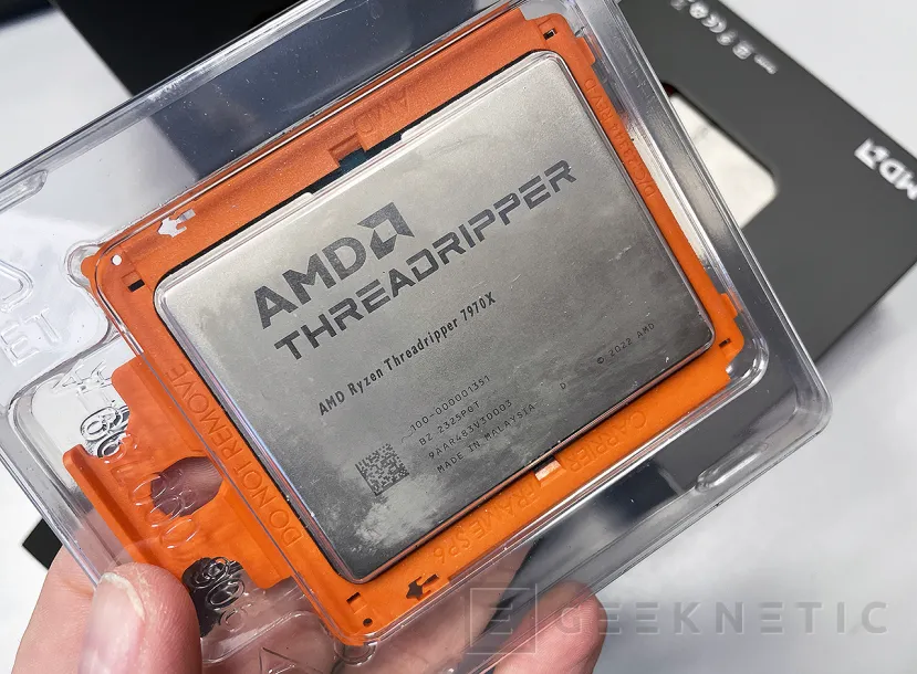 Geeknetic AMD Ryzen Threadripper 7970X Review 3