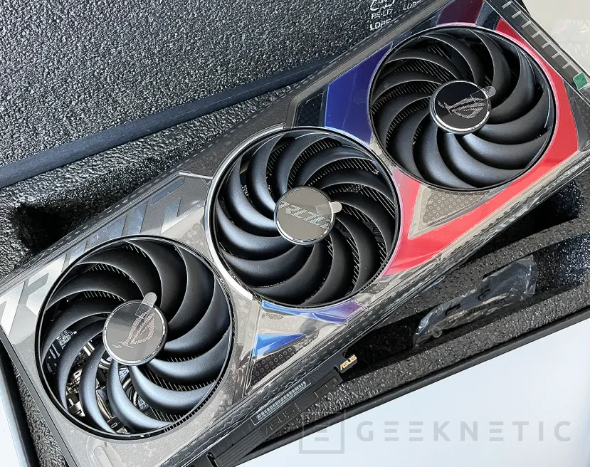 Geeknetic ASUS ROG STRIX NVIDIA GeForce RTX 4070 Ti Super OC Review 3