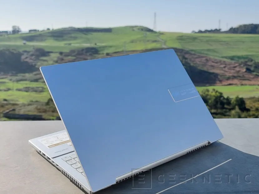 Geeknetic ASUS Vivobook Pro 16X OLED Review 1