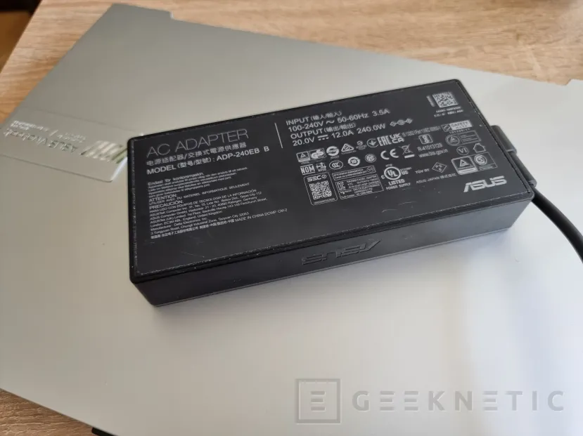Geeknetic ASUS Vivobook Pro 16X OLED Review 18
