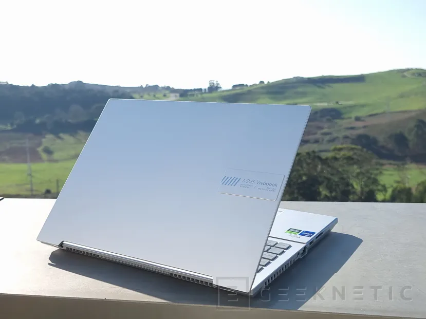 Geeknetic ASUS Vivobook Pro 16X OLED Review 4