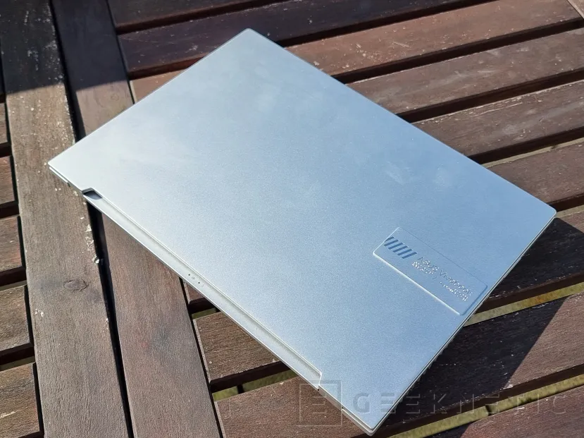 Geeknetic ASUS Vivobook Pro 16X OLED Review 37