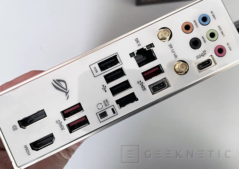 Geeknetic ASUS ROG STRIX B650-A GAMING WIFI Review 22
