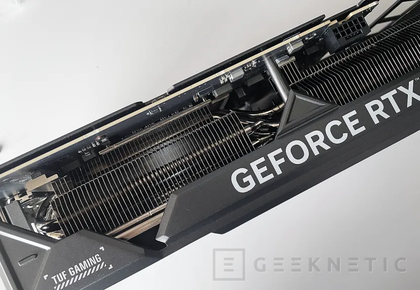 Geeknetic ASUS TUF GAMING GEFORCE RTX 4080 SUPER OC Review 8